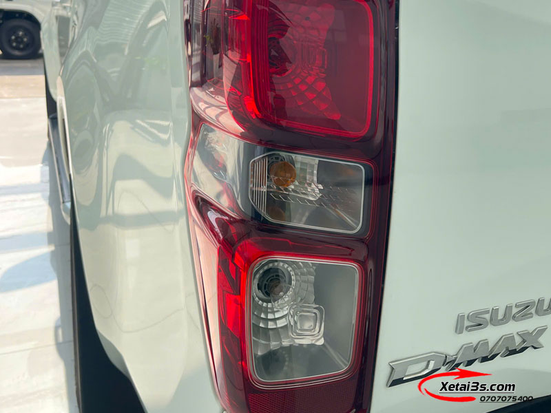 ISUZU D_MAX PRESTIGE 4X2 MT - Ảnh 4